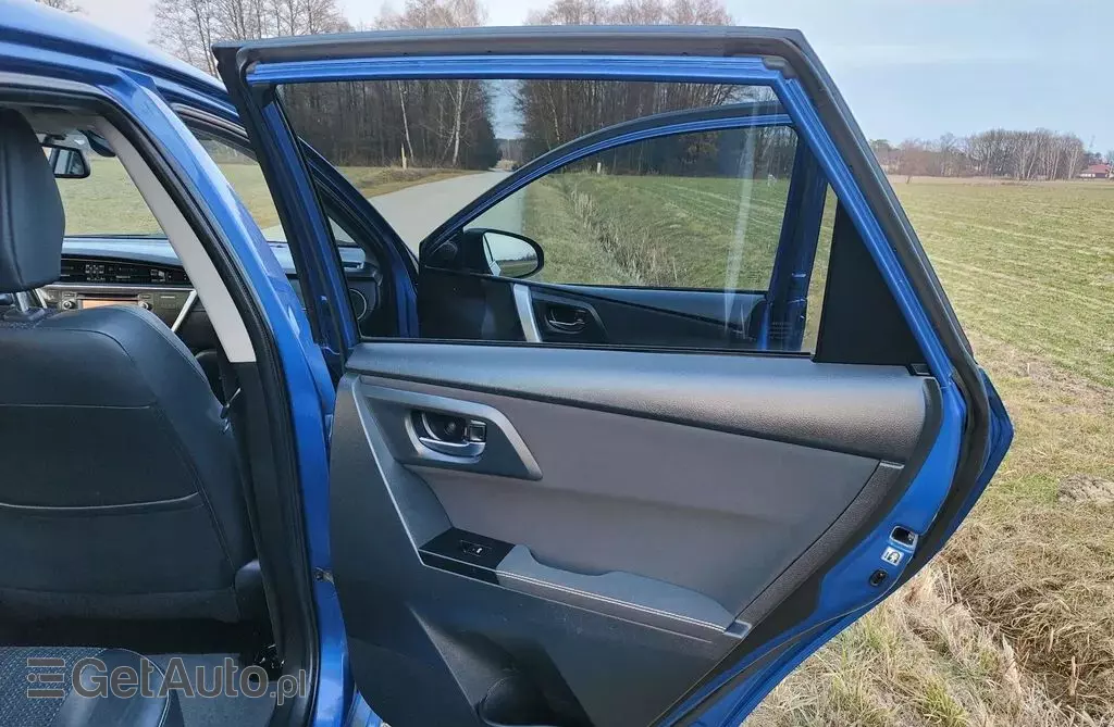 TOYOTA Auris 1.8 VVT-i (136 KM) Hybrid E-CVT