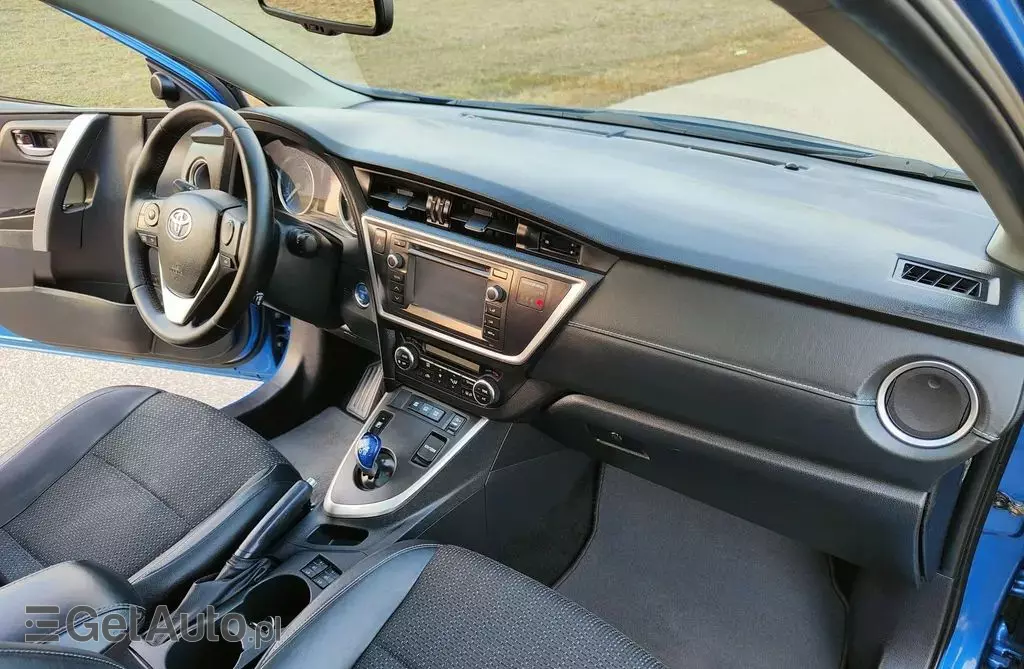 TOYOTA Auris 1.8 VVT-i (136 KM) Hybrid E-CVT