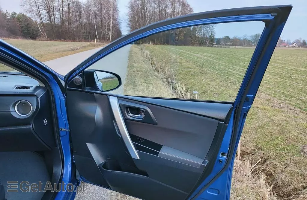 TOYOTA Auris 1.8 VVT-i (136 KM) Hybrid E-CVT