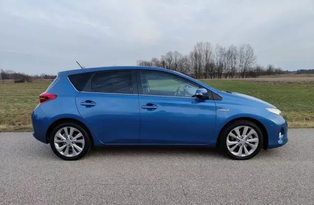 TOYOTA Auris 1.8 VVT-i (136 KM) Hybrid E-CVT