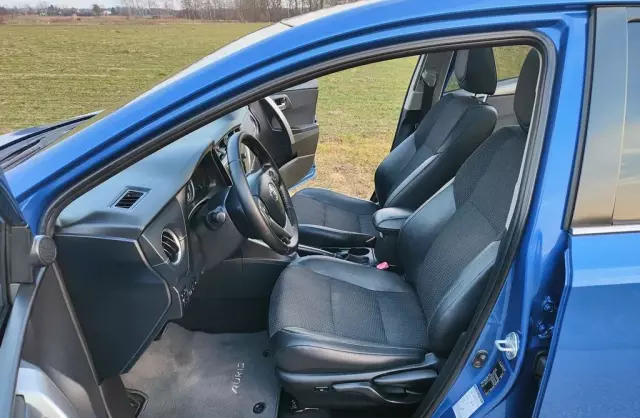 TOYOTA Auris 1.8 VVT-i (136 KM) Hybrid E-CVT