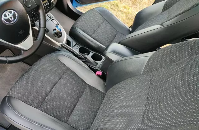 TOYOTA Auris 1.8 VVT-i (136 KM) Hybrid E-CVT