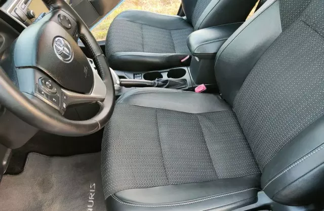 TOYOTA Auris 1.8 VVT-i (136 KM) Hybrid E-CVT