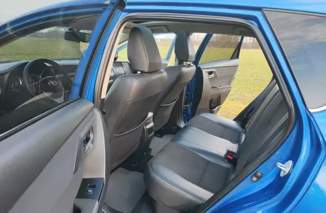 TOYOTA Auris 1.8 VVT-i (136 KM) Hybrid E-CVT