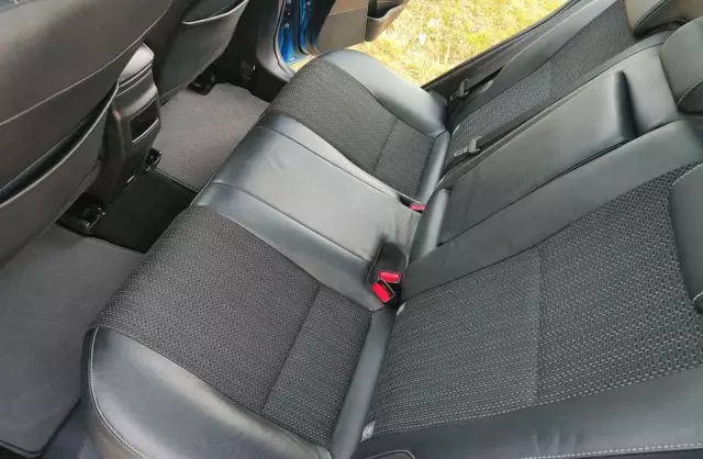 TOYOTA Auris 1.8 VVT-i (136 KM) Hybrid E-CVT