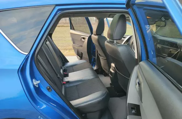 TOYOTA Auris 1.8 VVT-i (136 KM) Hybrid E-CVT