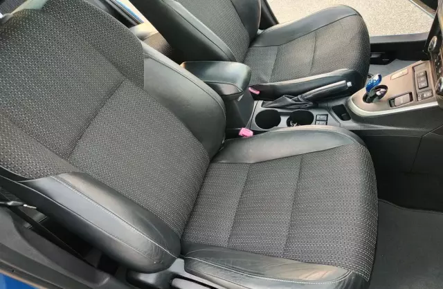 TOYOTA Auris 1.8 VVT-i (136 KM) Hybrid E-CVT