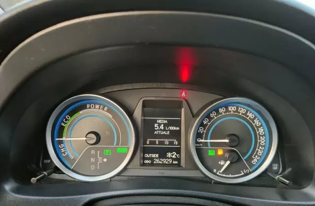 TOYOTA Auris 1.8 VVT-i (136 KM) Hybrid E-CVT
