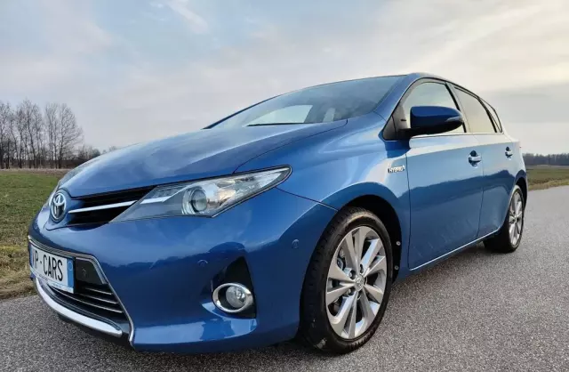 TOYOTA Auris 1.8 VVT-i (136 KM) Hybrid E-CVT