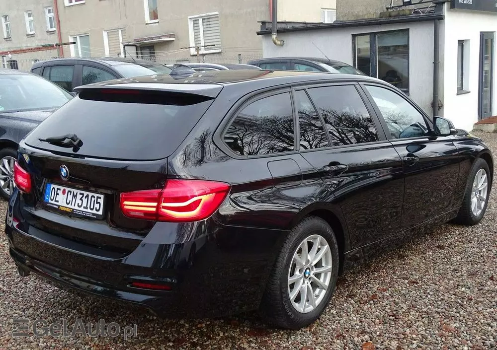 BMW Seria 3 318d Touring