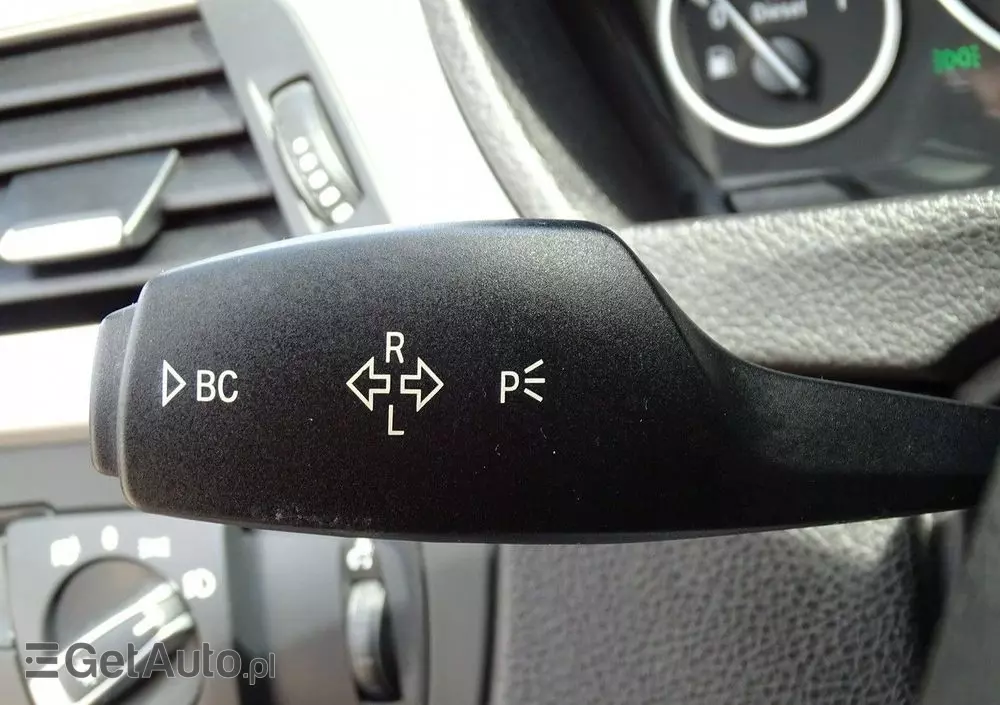 BMW Seria 3 318d Touring