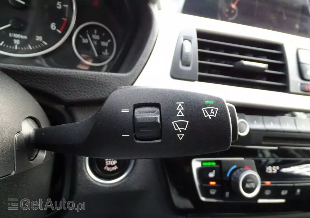 BMW Seria 3 318d Touring