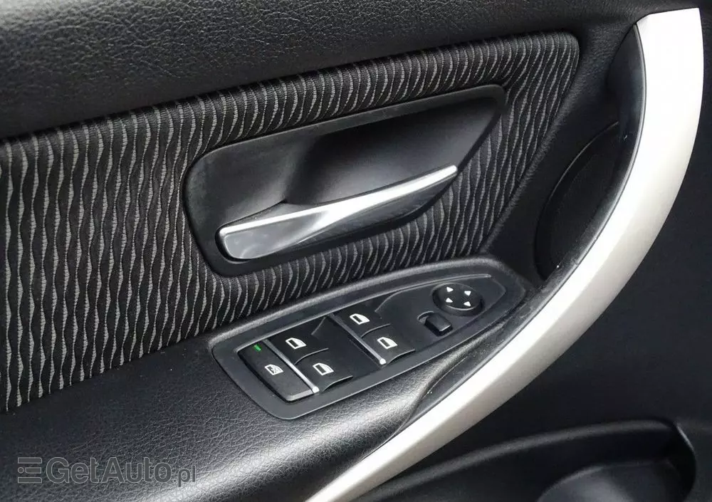 BMW Seria 3 318d Touring