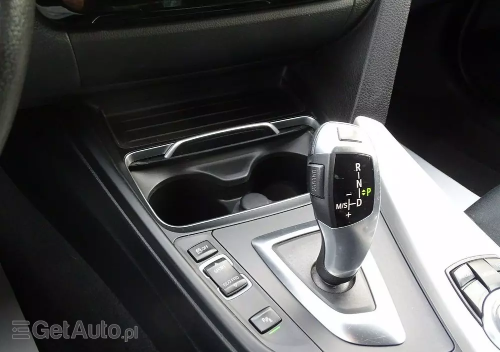 BMW Seria 3 318d Touring