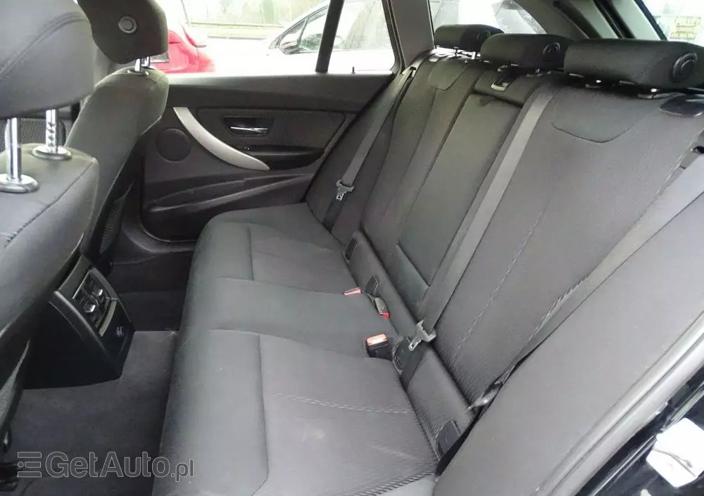 BMW Seria 3 318d Touring