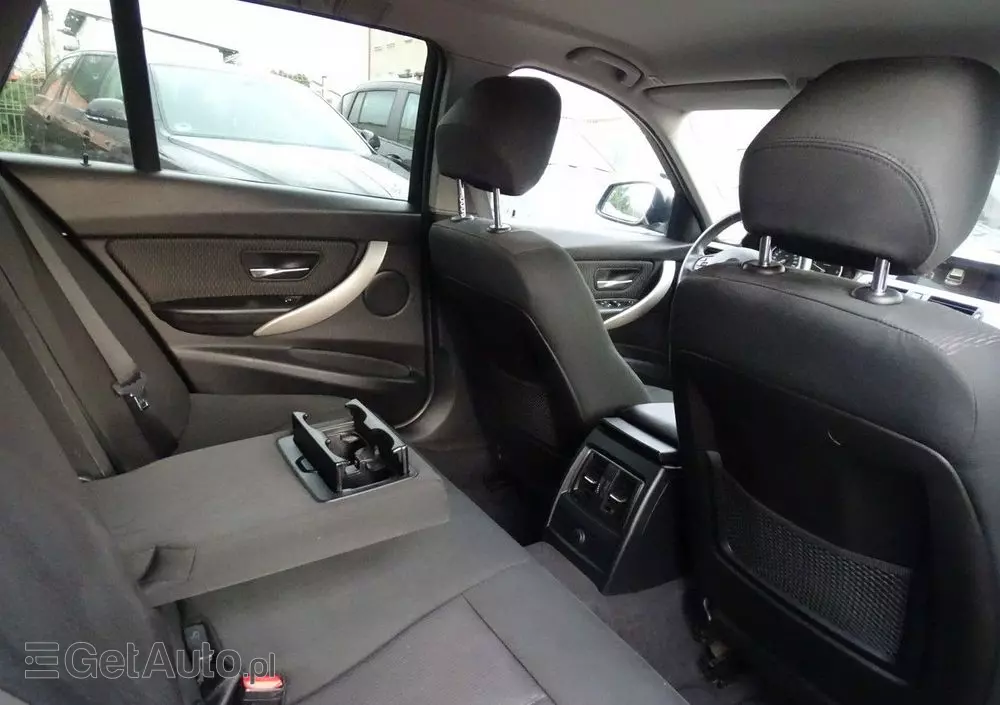 BMW Seria 3 318d Touring