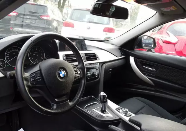 BMW Seria 3 318d Touring