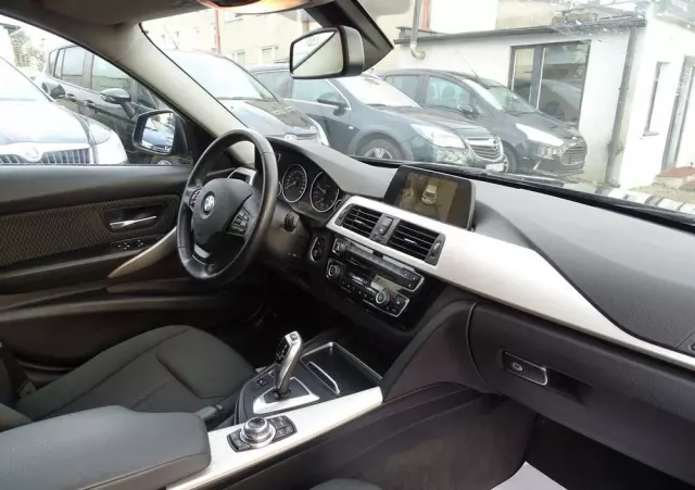 BMW Seria 3 318d Touring