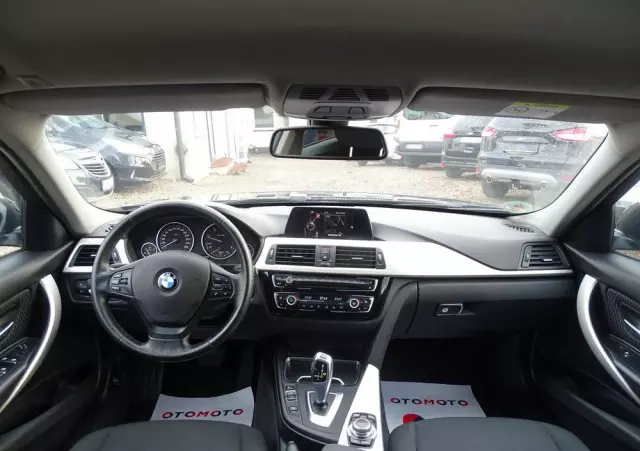 BMW Seria 3 318d Touring