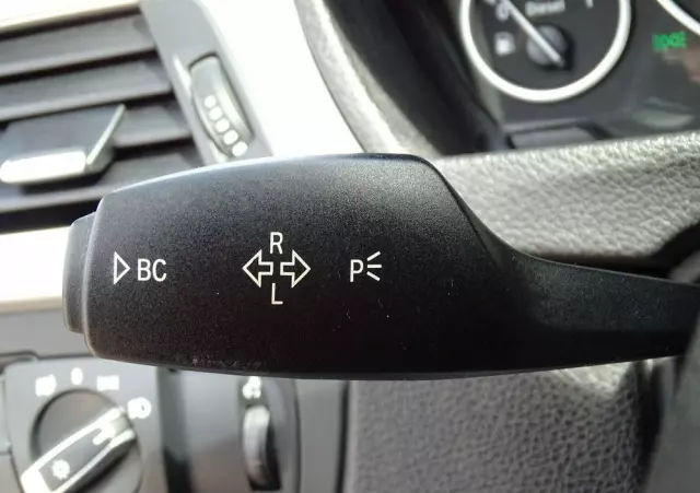 BMW Seria 3 318d Touring