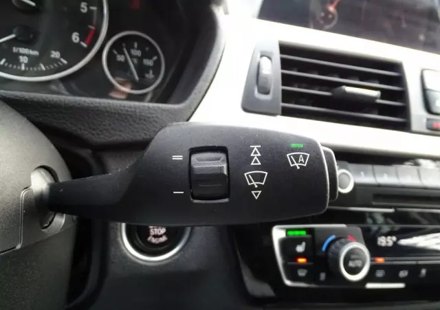 BMW Seria 3 318d Touring