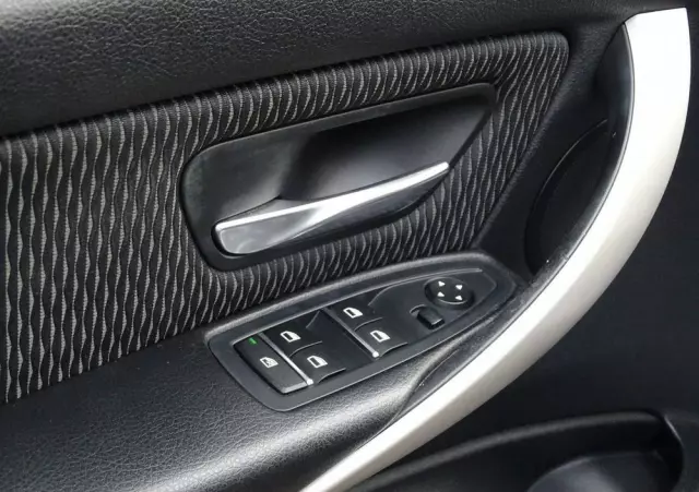 BMW Seria 3 318d Touring