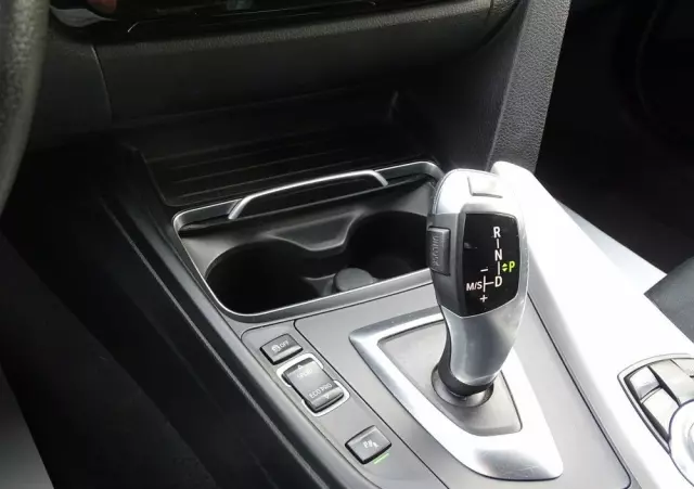 BMW Seria 3 318d Touring