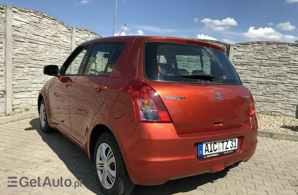 SUZUKI Swift 