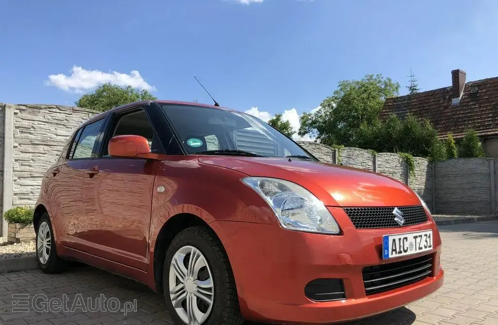 SUZUKI Swift 