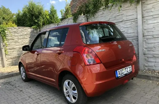 SUZUKI Swift 