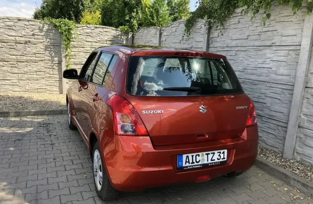 SUZUKI Swift 