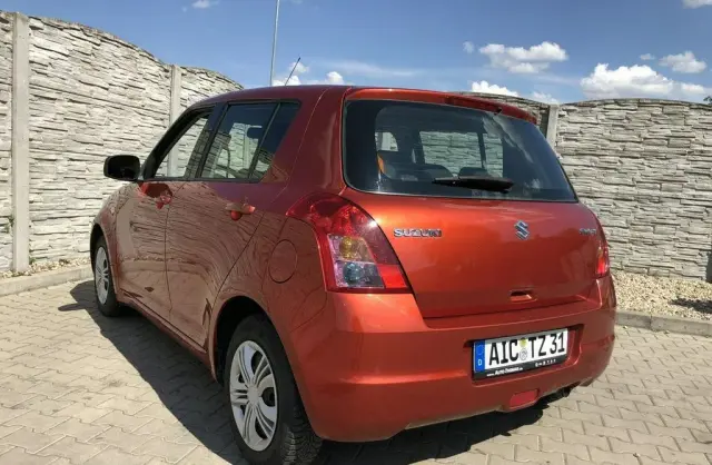 SUZUKI Swift 