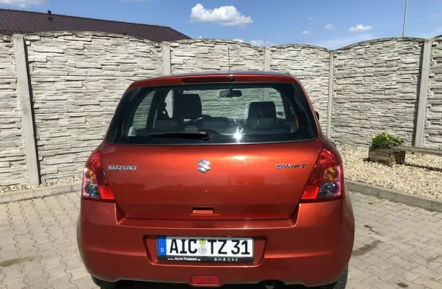 SUZUKI Swift 