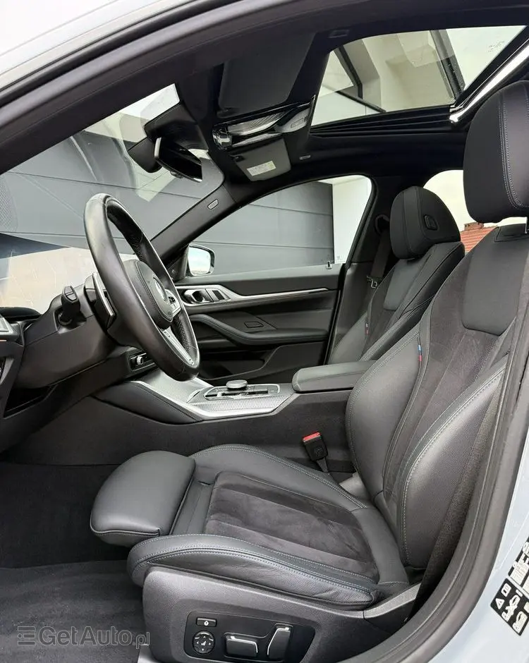 BMW Seria 4 420d xDrive Sport-Aut M Sport