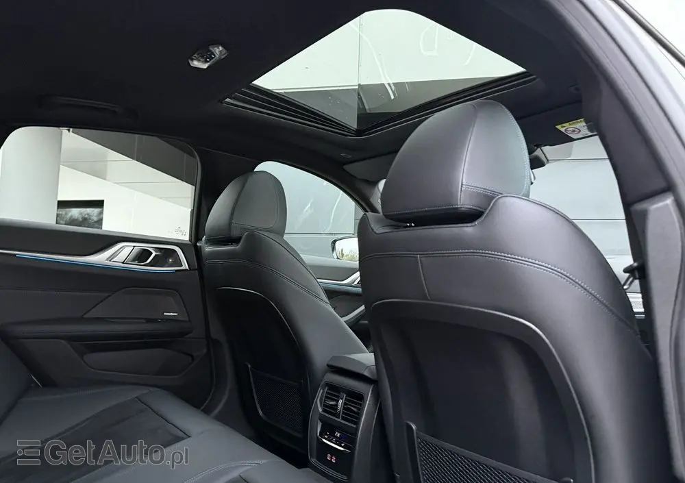 BMW Seria 4 420d xDrive Sport-Aut M Sport