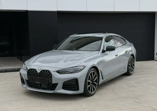 BMW Seria 4 420d xDrive Sport-Aut M Sport