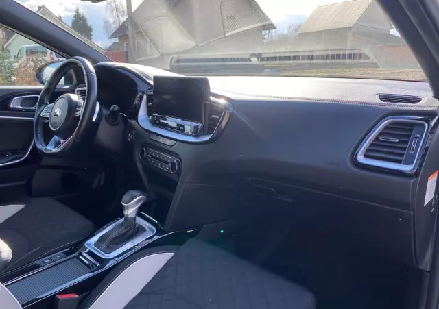 KIA Ceed 1.6 CRDi mHEV GT-Line