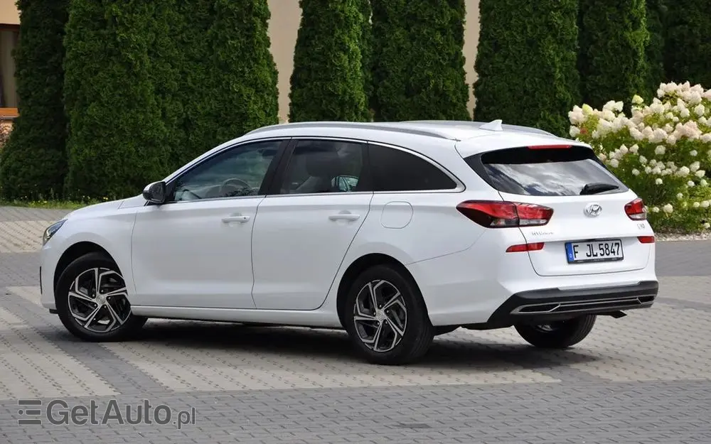 HYUNDAI I30 1.6 CRDI DCT Select