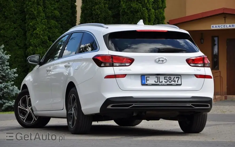 HYUNDAI I30 1.6 CRDI DCT Select