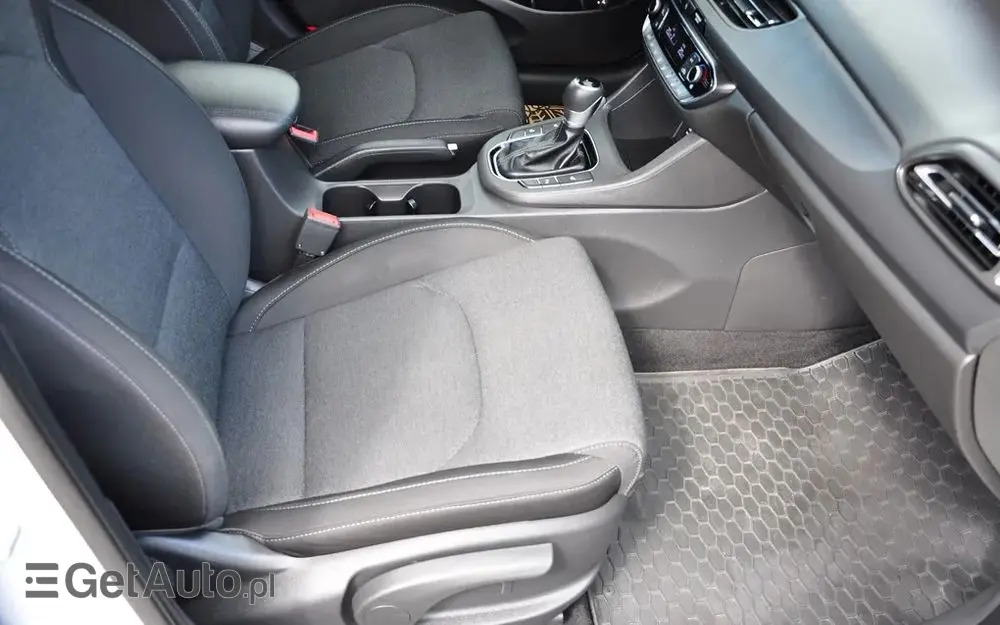 HYUNDAI I30 1.6 CRDI DCT Select