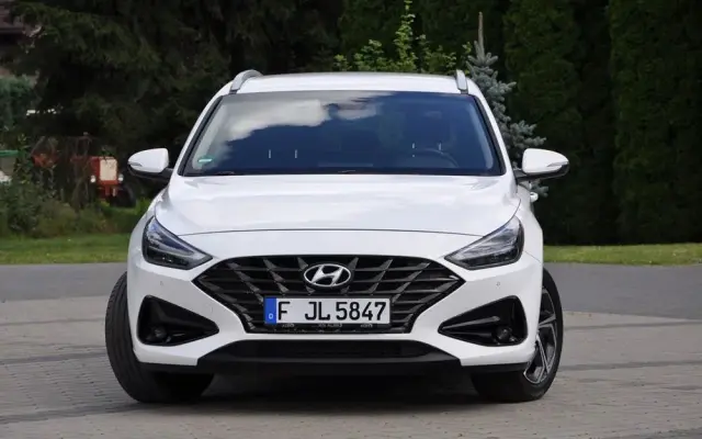 HYUNDAI I30 1.6 CRDI DCT Select