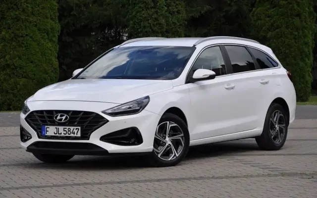 HYUNDAI I30 1.6 CRDI DCT Select