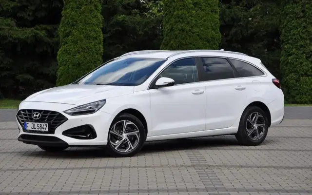 HYUNDAI I30 1.6 CRDI DCT Select