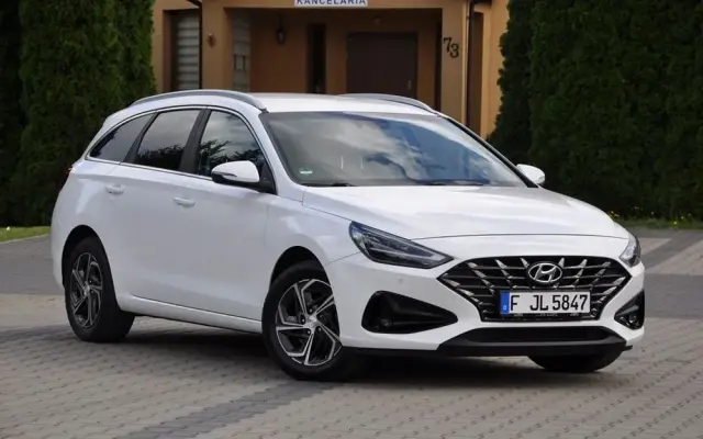 HYUNDAI I30 1.6 CRDI DCT Select