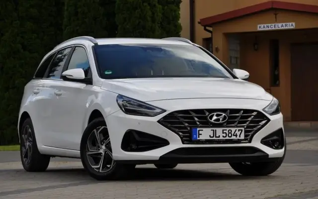 HYUNDAI I30 1.6 CRDI DCT Select