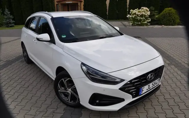 HYUNDAI I30 1.6 CRDI DCT Select