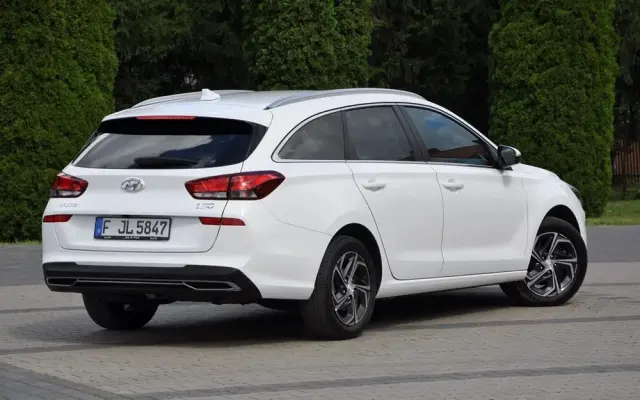 HYUNDAI I30 1.6 CRDI DCT Select