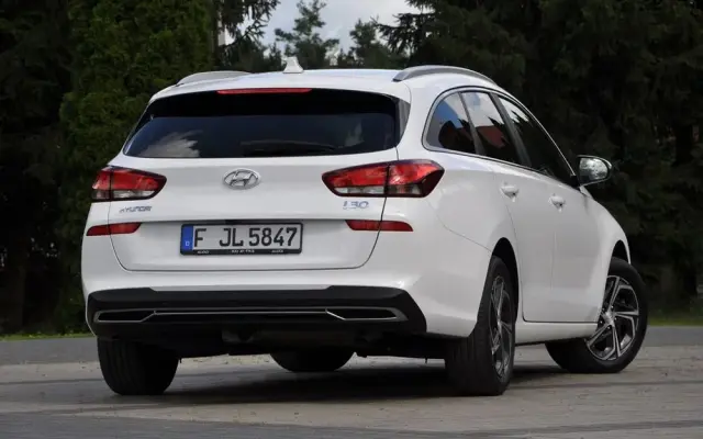 HYUNDAI I30 1.6 CRDI DCT Select