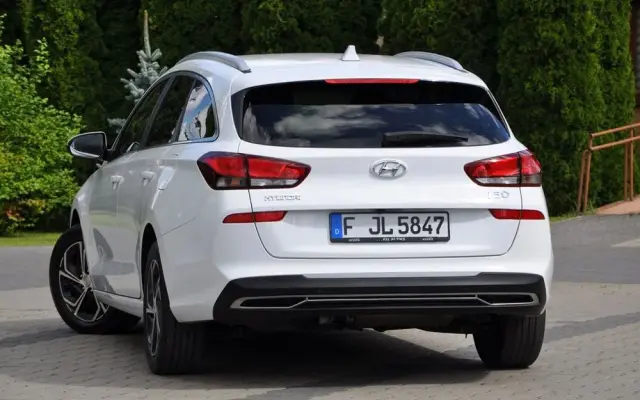 HYUNDAI I30 1.6 CRDI DCT Select