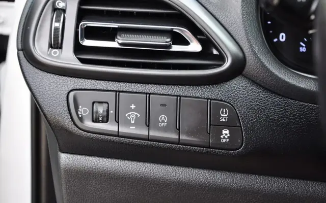 HYUNDAI I30 1.6 CRDI DCT Select